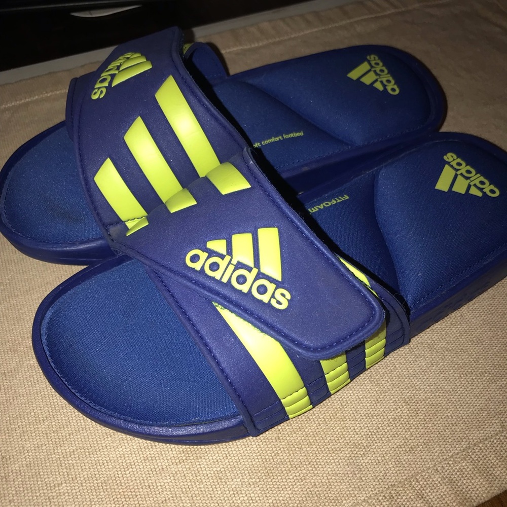 Boy Adidas Fitfoam sandals size 4